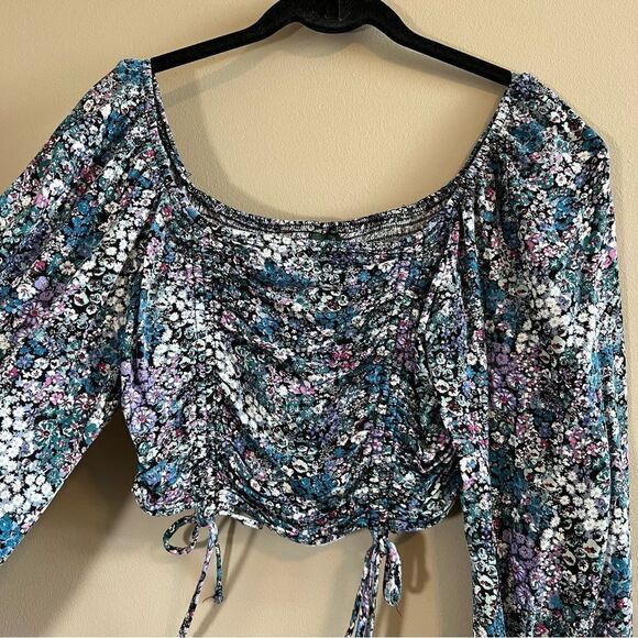 ✨ Wild Fable Women’s Blue Floral Crop Top Small - Picture 2 of 8